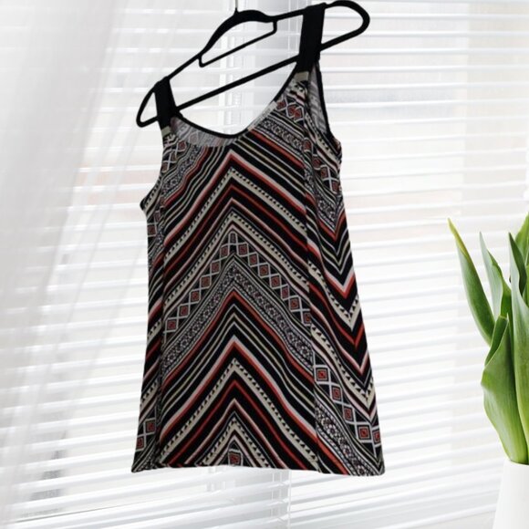 WHBM Black White Red Chevron Top Shell Blouse Size Large L Career Workwear Tank - Picture 6 of 11